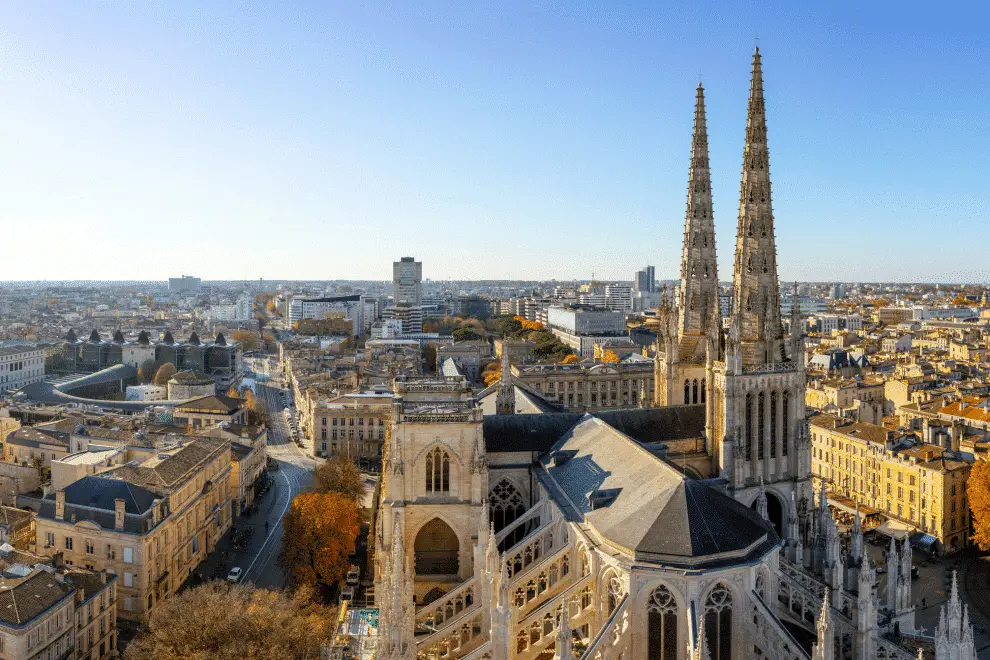 la cathédrale Pey Berland vue du ciel